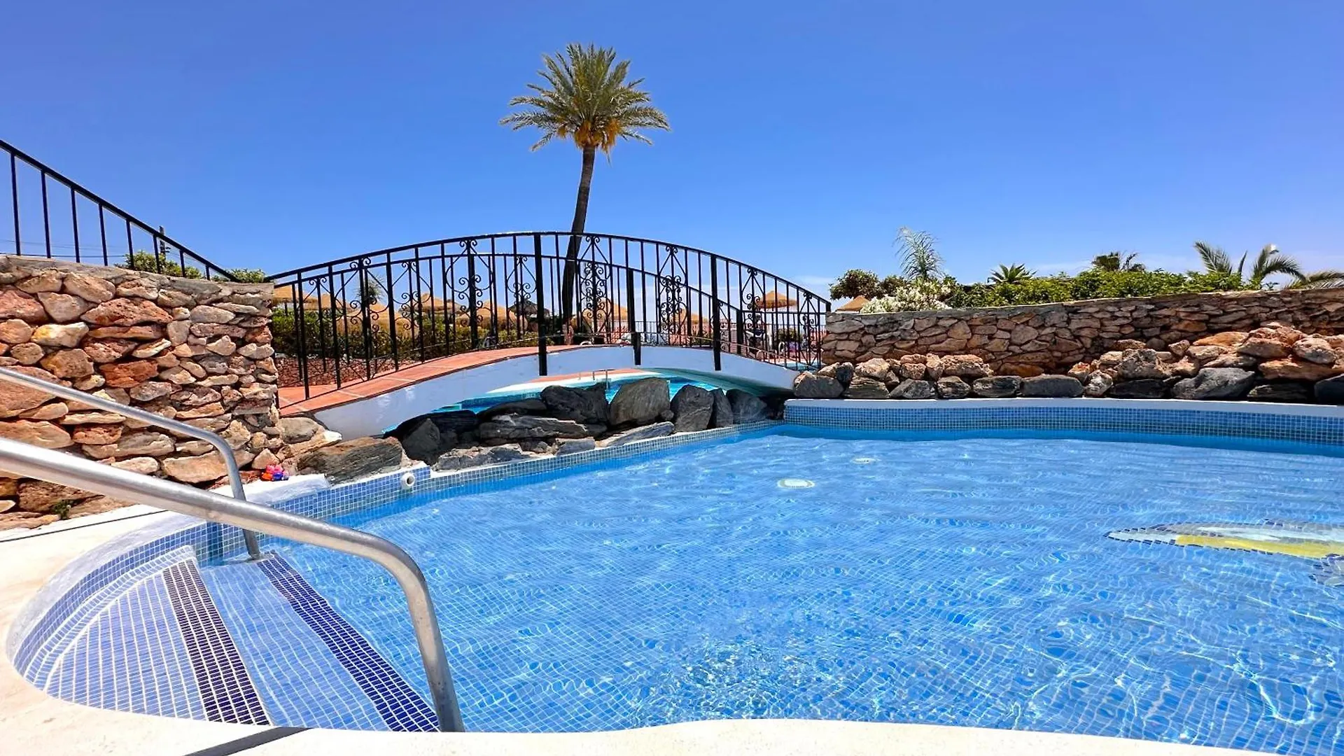 Los Naranjos 18B Casasol Capistrano Village Nerja Apartment